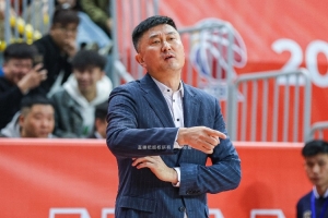 天天盈球 官网-首轮遇上上海！杜锋：不管对阵的是谁 季后赛都会去拼每一位对手